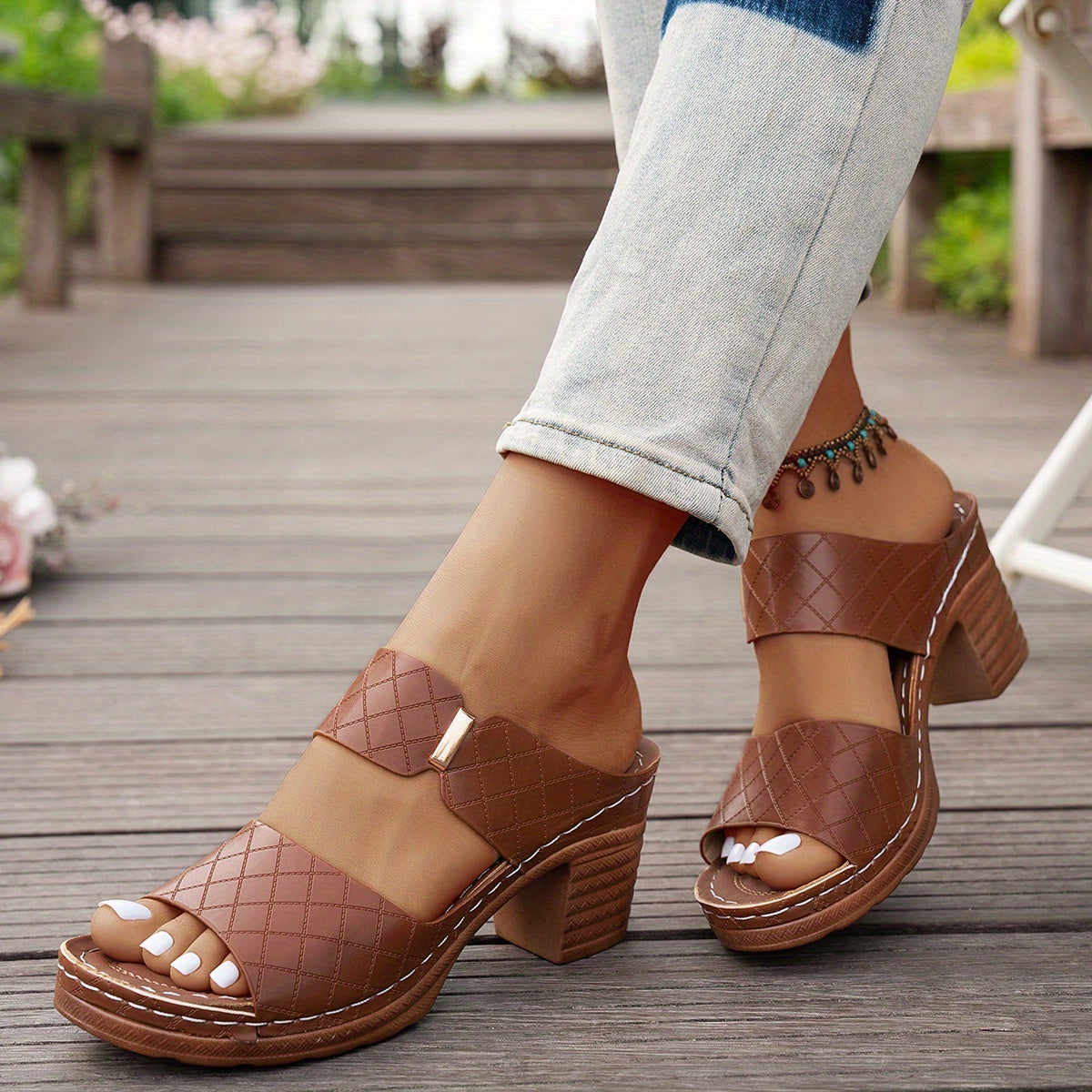 Women's Zelda sandals in classic silhouette with plush cushioning and secure elegant fit