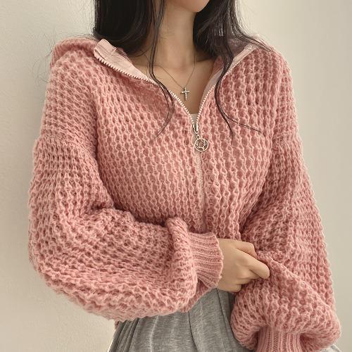 Women's oversized cropped knit hoodie sweater with reverse lapel collar, cozy urban casual style