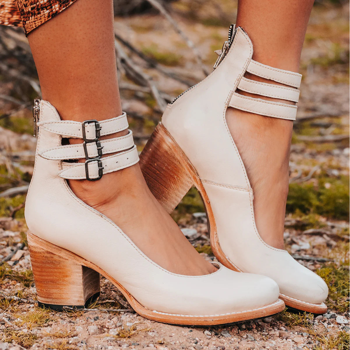 Naturéva women's elegant sandals in neutral tones with ergonomic cushioned footbed for all-day comfort