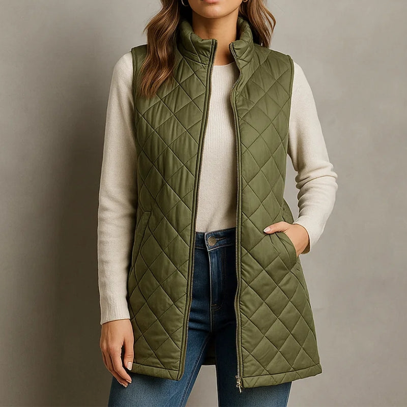 Léa unisex lightweight quilted vest in neutral tone, diamond pattern, slim layering fit for cool weather