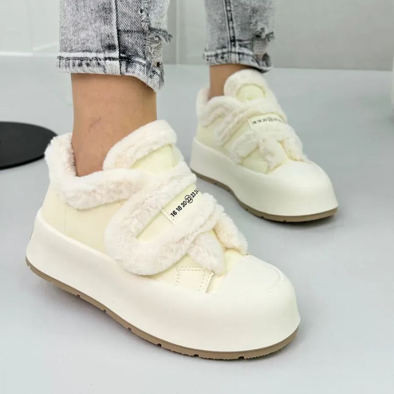 Mont Lofure slip-on shoes with fleece lining and strap detailing for warm everyday comfort