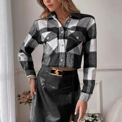 Cropped plaid jacket with button-up front, chest flap pockets, bold pattern, modern casual fit