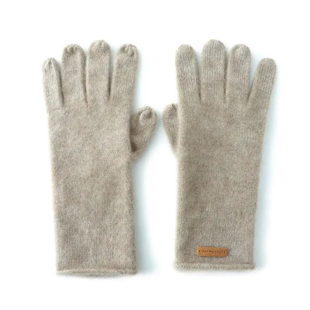 Amanda ultra-soft 100% cashmere gloves in classic style with natural stretch fit for winter warmth