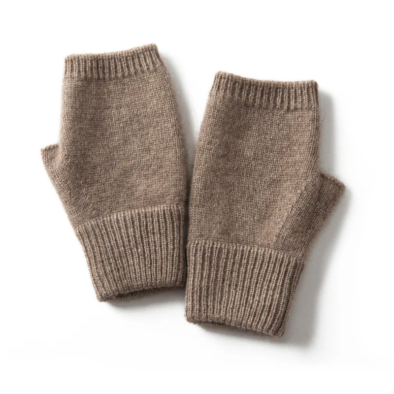 Pure cashmere mittens in elegant winter tones, luxuriously soft knit design for cold-weather style