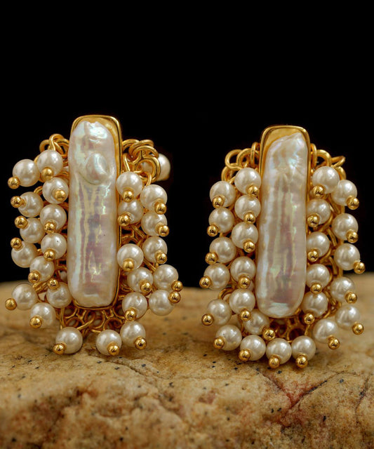 Boucles d'oreilles à tige en perles surdorées en cuivre doré Art Gold - Wavlynn