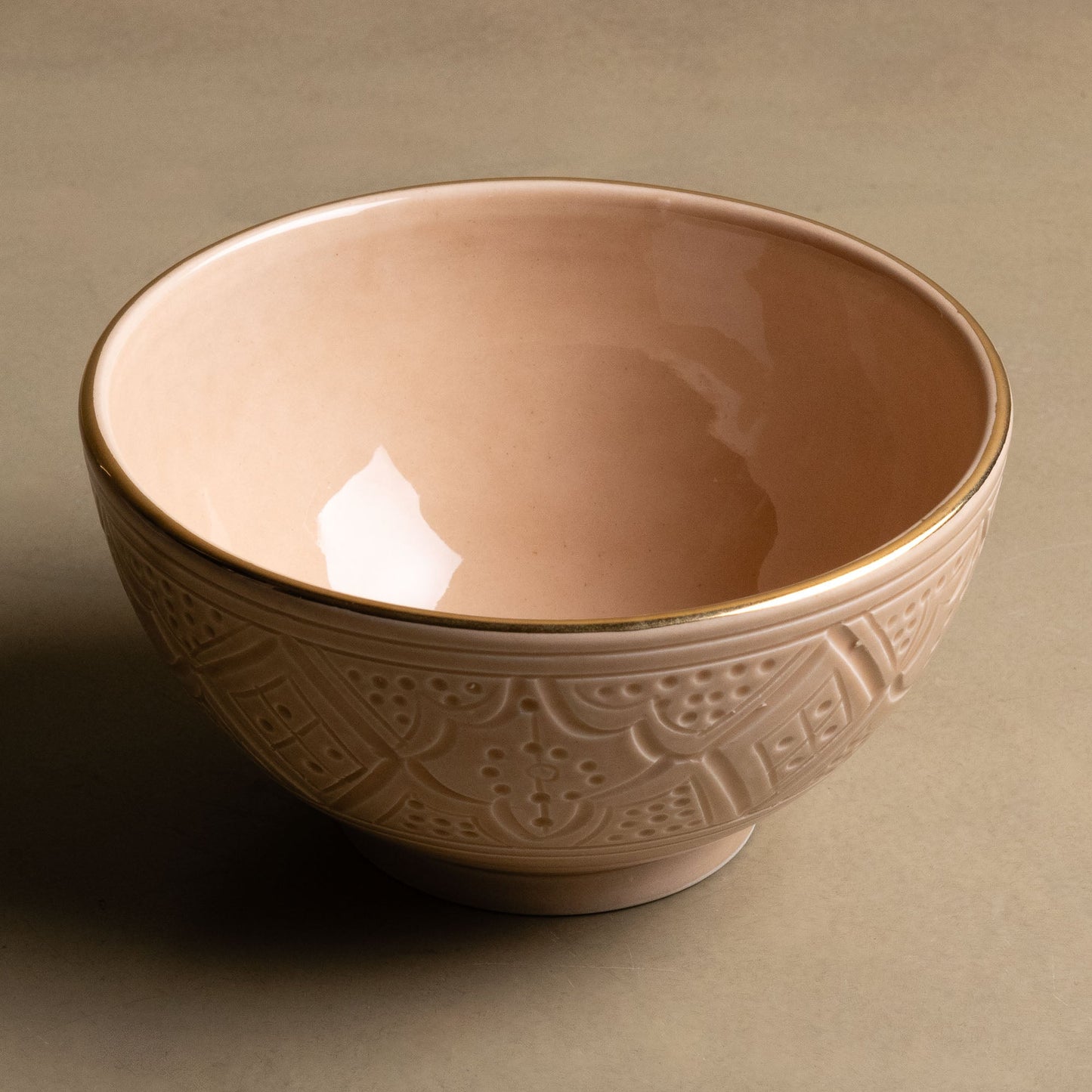 Zagora Sand Bowl - Moroccan Dinnerware Adorned with 12 Carat Gold Accents - Wavlynn