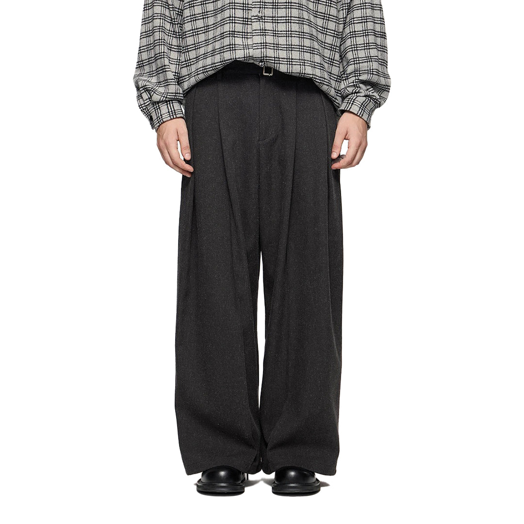 Relaxed wide-leg cotton trousers with elastic waist, midrise tailored silhouette for smart-casual wear