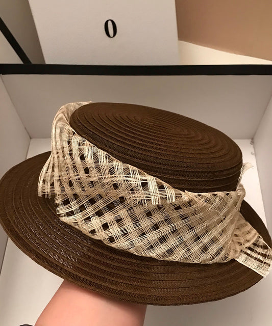 Magnifique chapeau cloche en paille tissée marron polyvalent pour les fêtes - Wavlynn