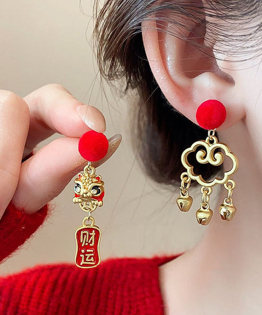 Magnifiques boucles d'oreilles pendantes asymétriques en argent sterling rouge surdoré, motif danse du lion et nuages ​​de bon augure - Wavlynn