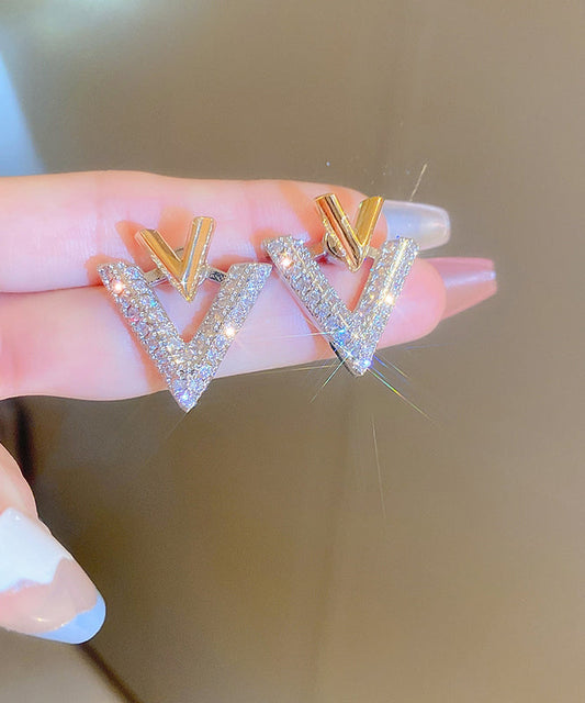Magnifiques boucles d'oreilles à tige en forme de V avec zircons blancs et graphiques - Wavlynn