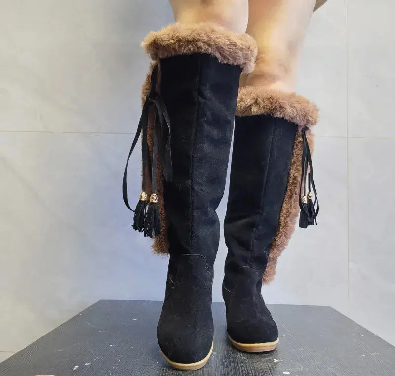 Women's knee-high synthetic leather combat boots with cozy lining, stylish winter design
