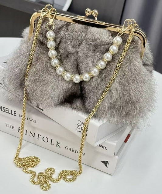 Sac messager gris en fourrure duveteuse avec chaîne - Wavlynn