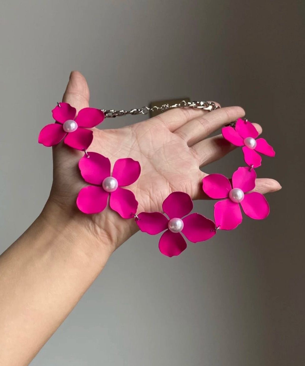 Collier court en alliage métallique avec perles et rose, style princesse Flora - Wavlynn
