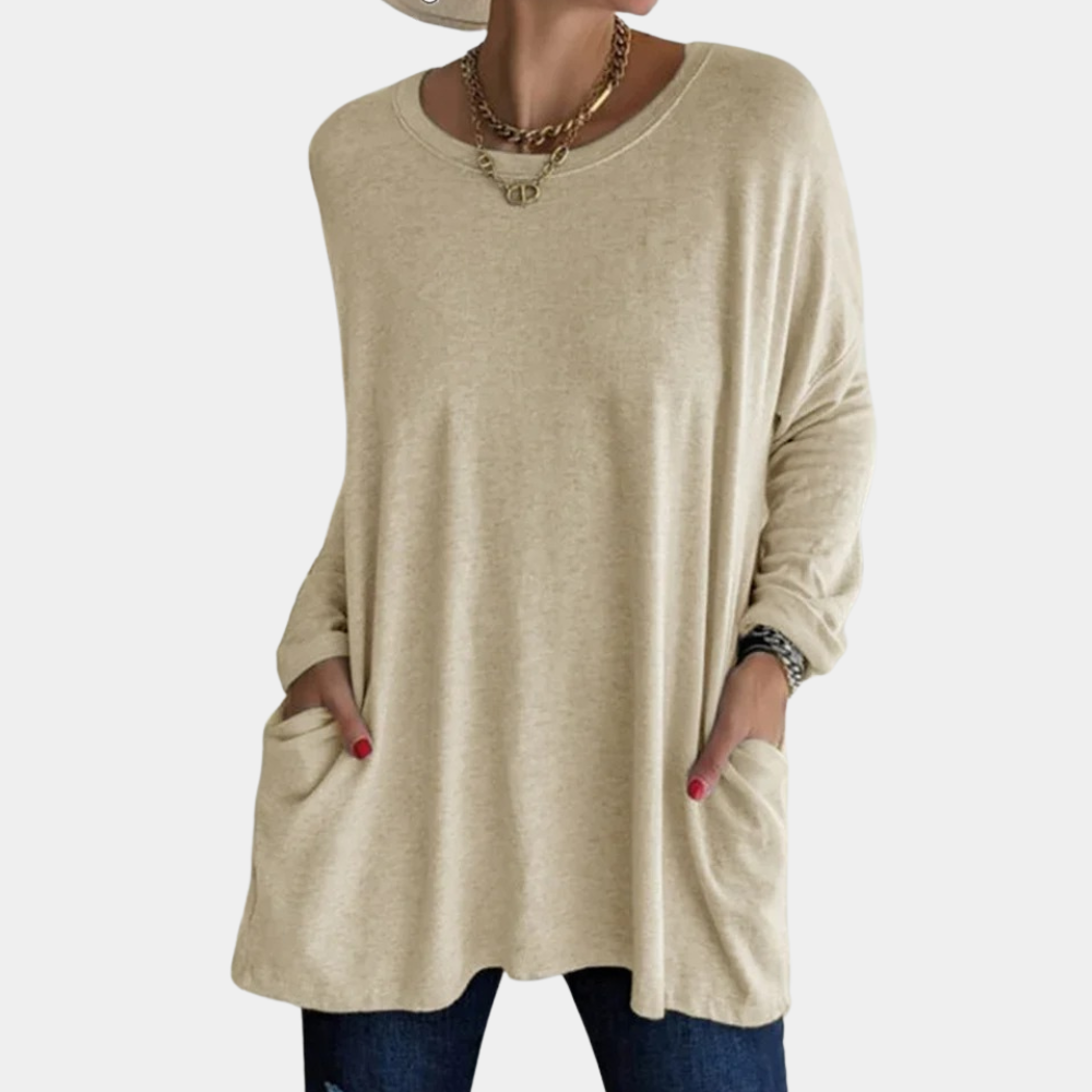Women's oversized tunic sweater in soft knit, long sleeves, round neck with practical pockets