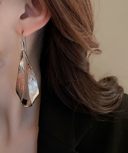Boucles d'oreilles créoles décontractées en métal marron en forme de goutte d'eau et de feuille - Wavlynn