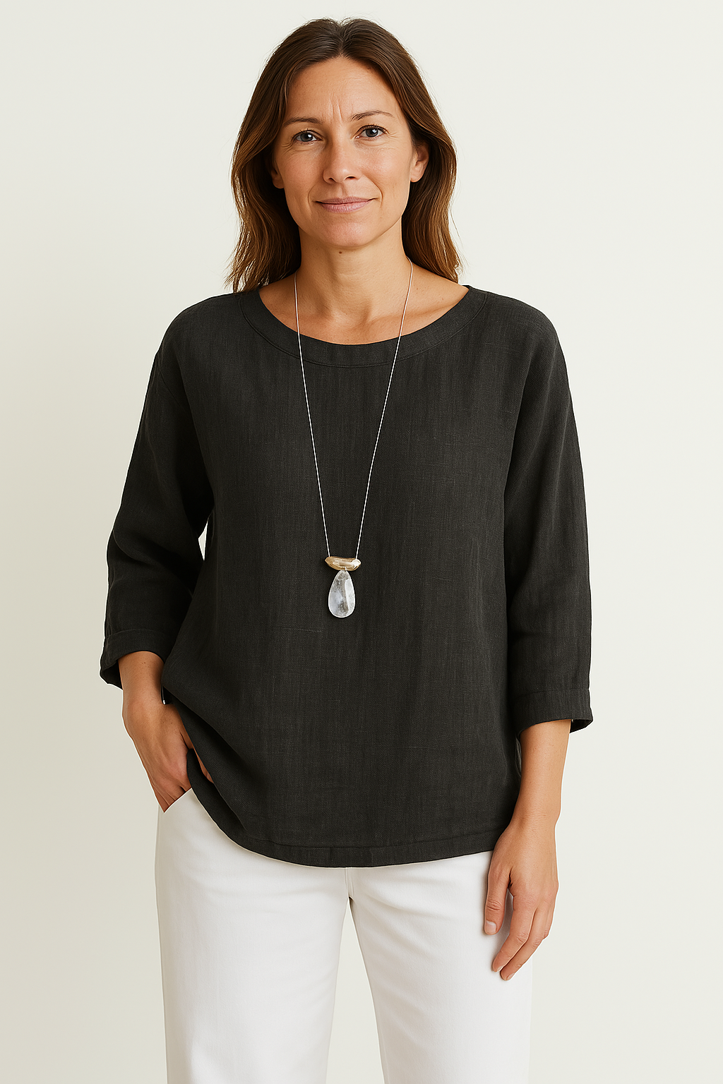 Women's loose fit cotton T-shirt with 3/4 sleeves and round neck in casual everyday style