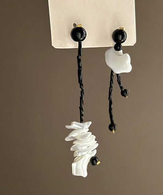 Boucles d'oreilles pendantes asymétriques en alliage noir chic avec pampilles - Wavlynn