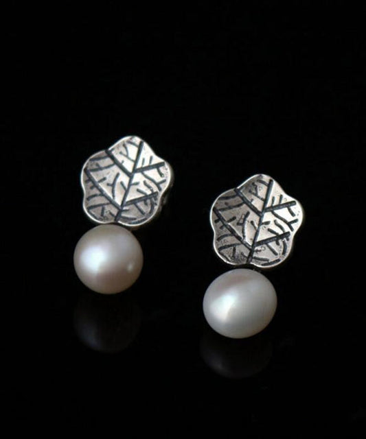 Boucles d'oreilles à tige en argent sterling et perles en forme de feuille de lotus - Wavlynn