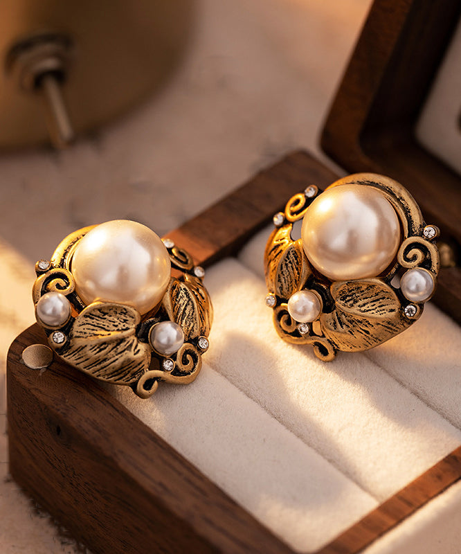 Boucles d'oreilles à tige en perles incrustées d'or blanc antique de style chinois - Wavlynn