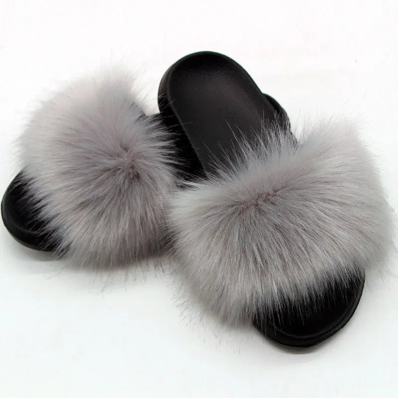 Women's cozy slip-on slippers soft warm plush lining non-slip sole home comfort casual style