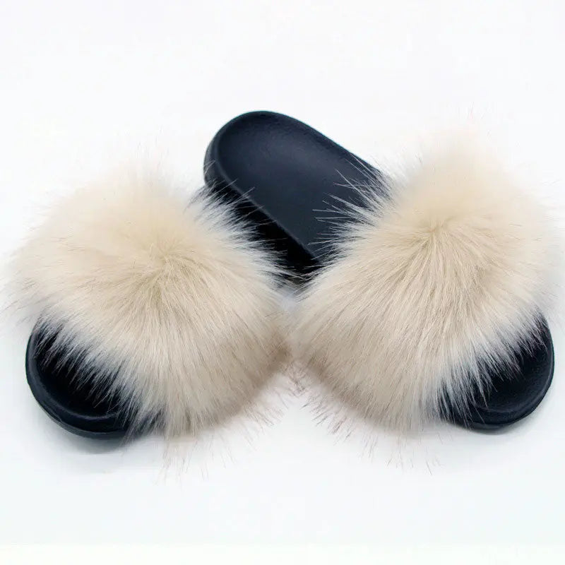 Women's cozy slip-on slippers soft warm plush lining non-slip sole stylish home comfort