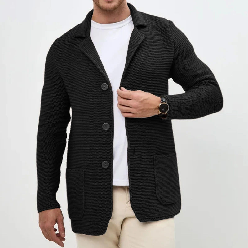 Men's cozy knitted cardigan, button-front with turn-down collar and pockets, classic relaxed fit