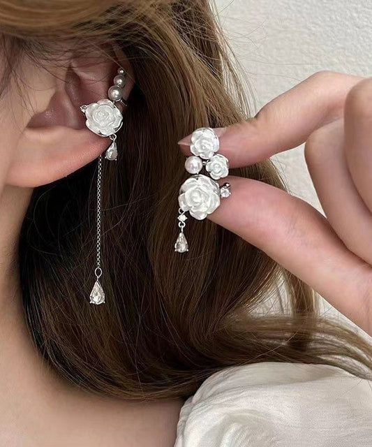 Boucles d'oreilles pendantes asymétriques en cuivre blanc et zircon, perles roses et pompons - Wavlynn