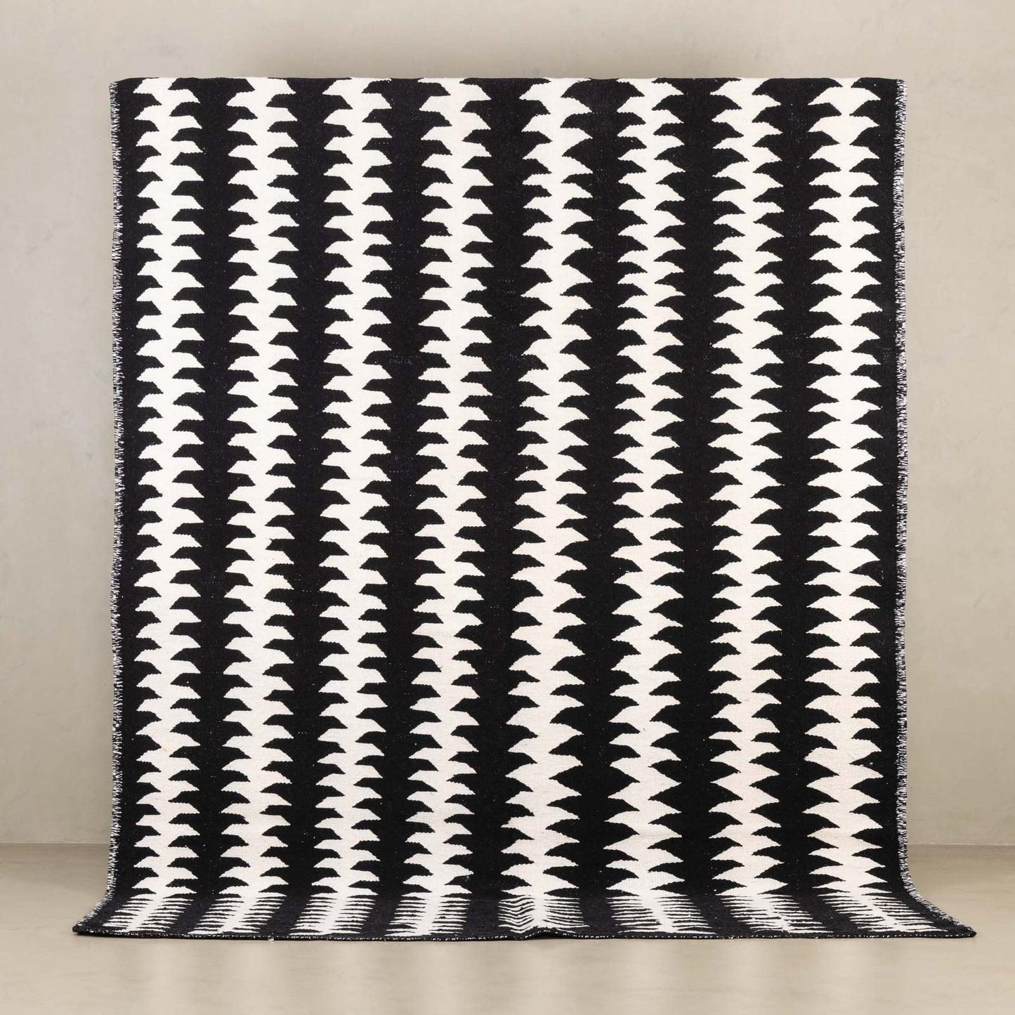 Fadma - taznakht kilim rug - Wavlynn