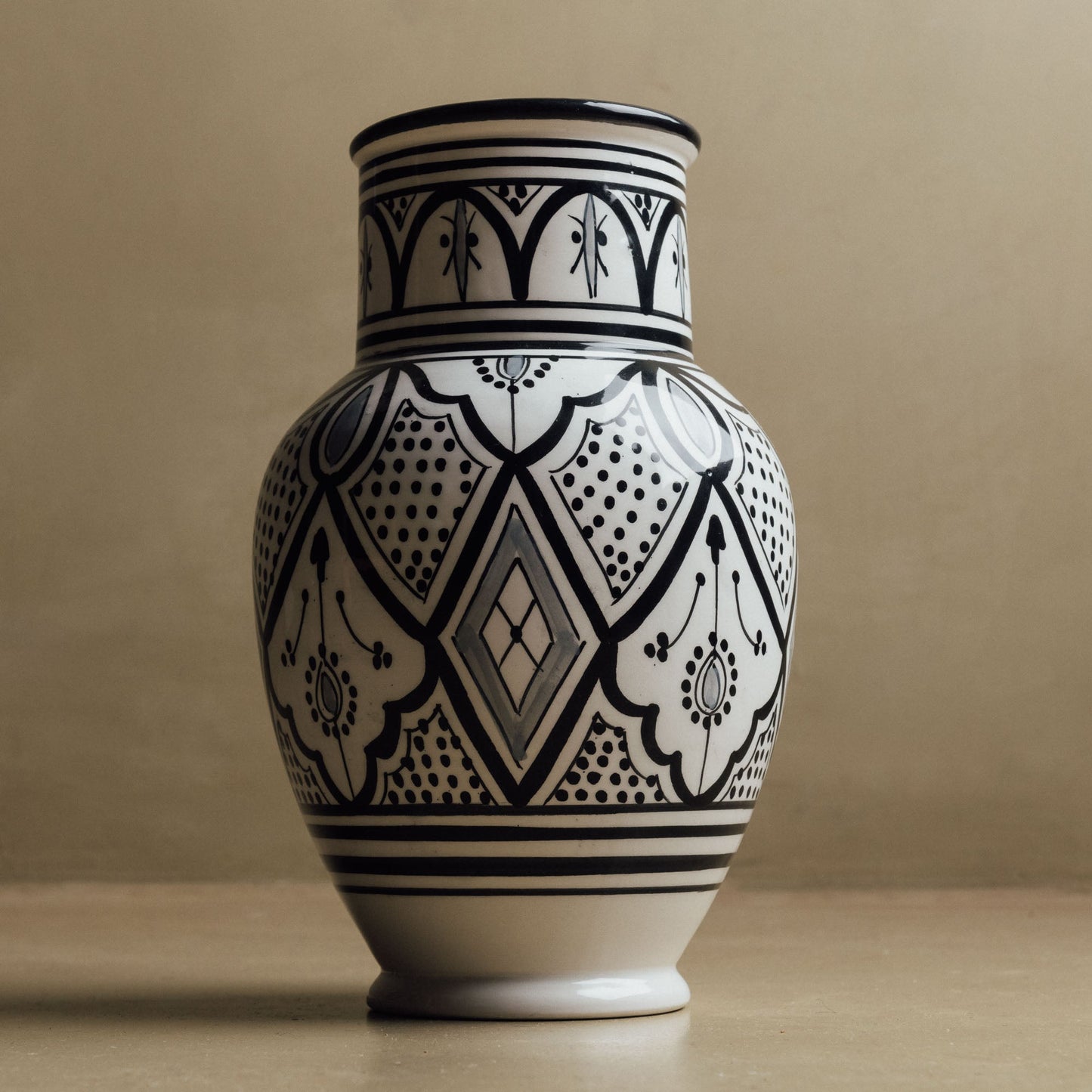 Fez Noir Vase - Handcrafted Moroccan Decor - Wavlynn