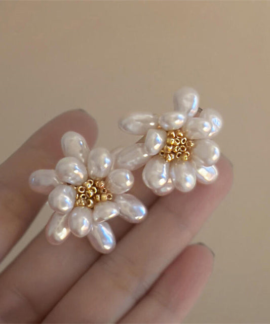 Boucles d'oreilles à tige élégantes en alliage de cuivre blanc avec perles florales - Wavlynn