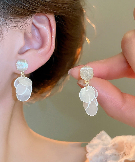 Boucles d'oreilles pendantes élégantes en cuivre blanc avec pierre œil de chat et coquillage - Wavlynn