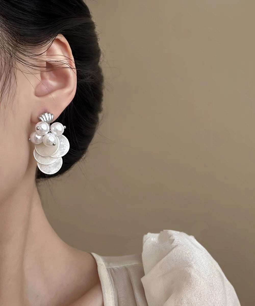 Boucles d'oreilles élégantes à pampilles en alliage d'argent sterling blanc, nacre et perles, avec pompon. - Wavlynn
