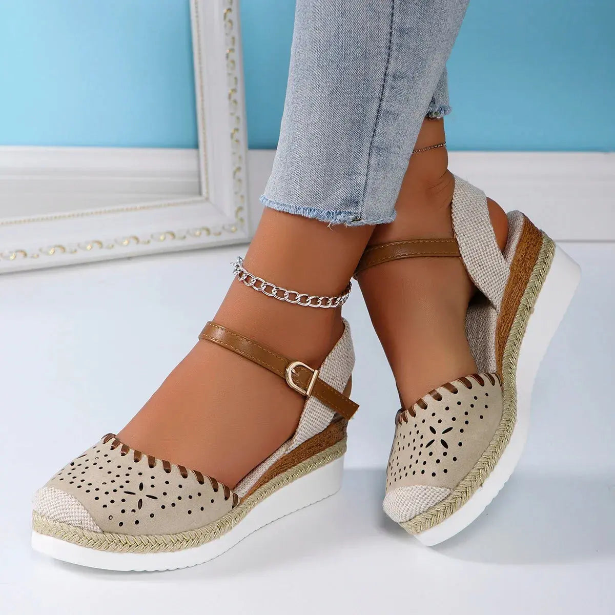 Women's closed toe espadrille wedge sandals with jute-wrapped platform in neutral tones