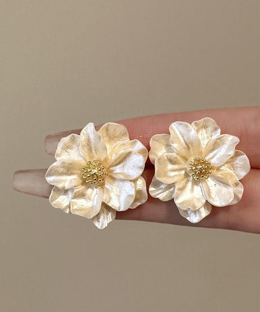 Boucles d'oreilles à tige en alliage de cuivre beige et acrylique, motif fleur de camélia, élégantes et tendance - Wavlynn
