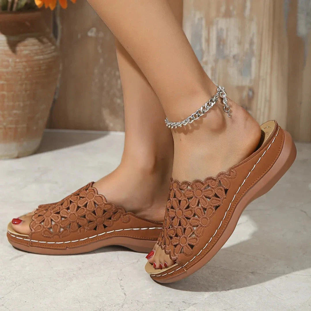 Floral cut-out low-heel slide sandals with breathable openwork botanical knit upper design