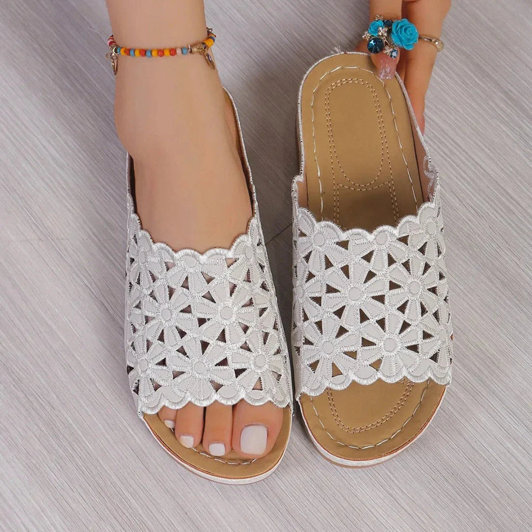 Women's floral cut-out low-heel slide sandals with breathable openwork botanical upper design
