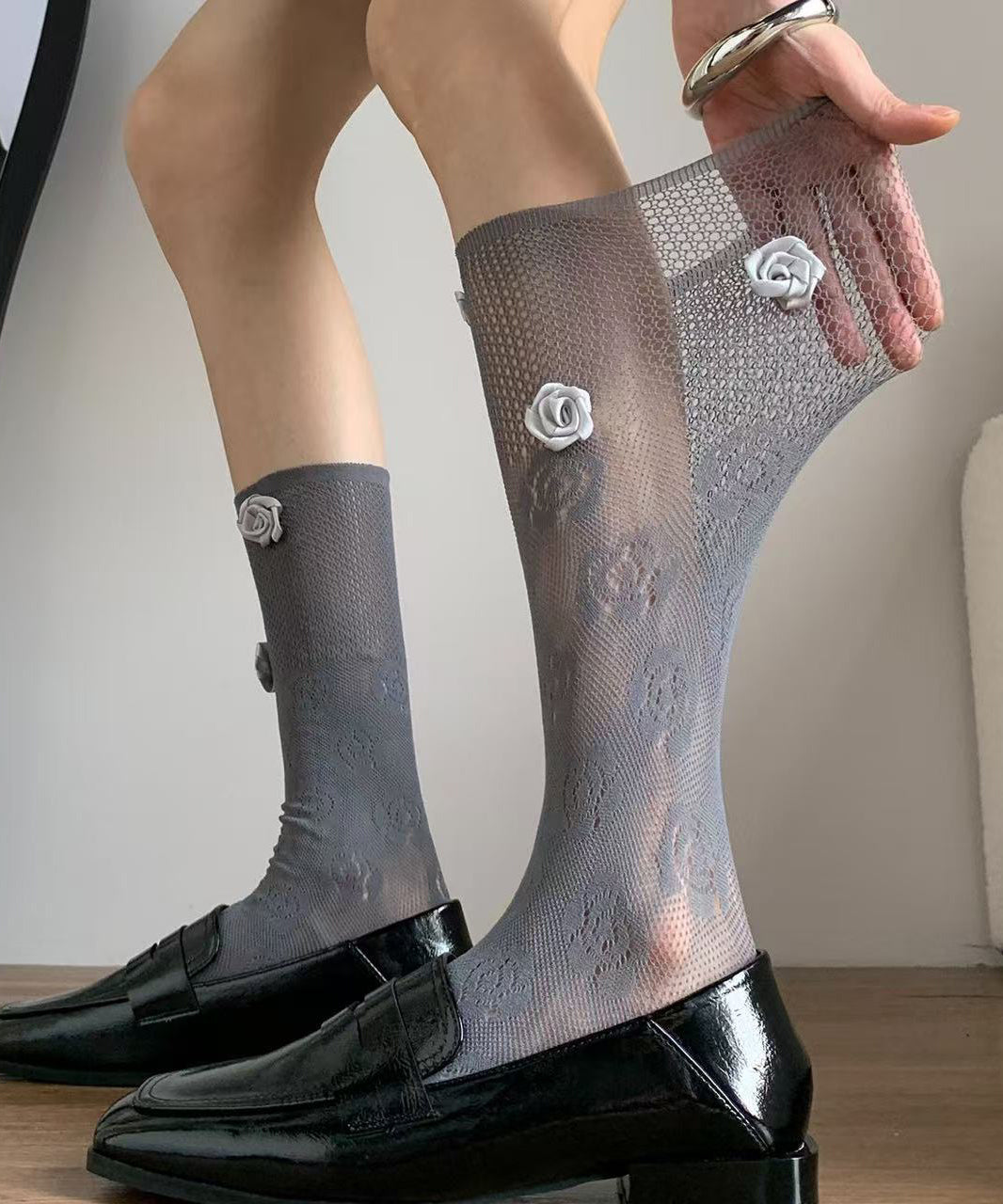 Chaussettes montantes en dentelle ajourée respirante à motif floral rose, style français - Wavlynn