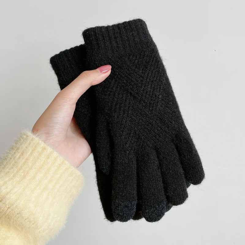 Diamond knit cashmere blend gloves with touchscreen-compatible fingertips and double-layer thick warmth