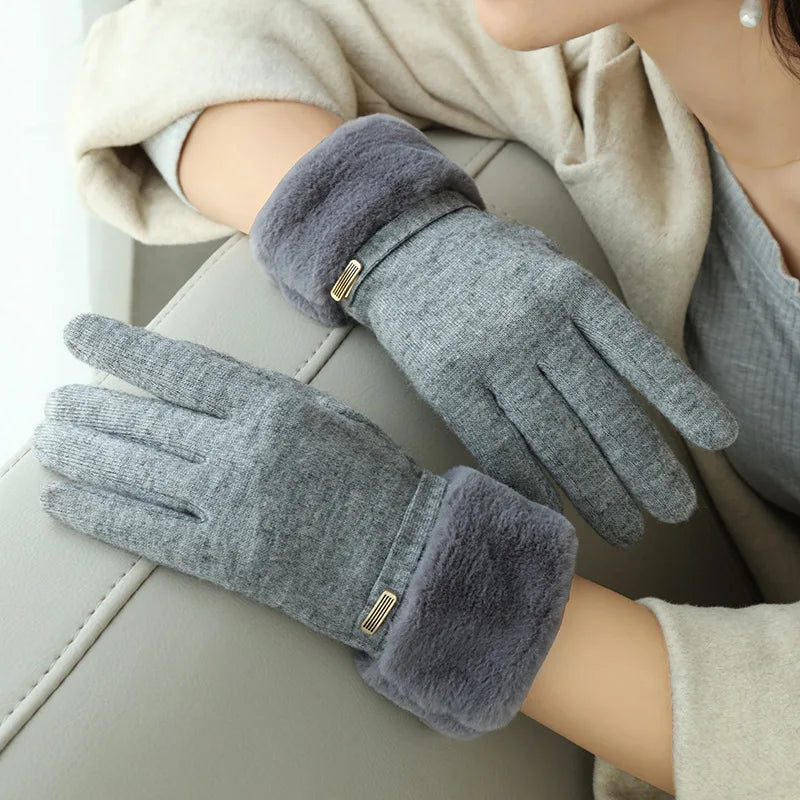 Women's fitted wrist gloves with faux-fur cuff trim and strap detail for casual fall wear