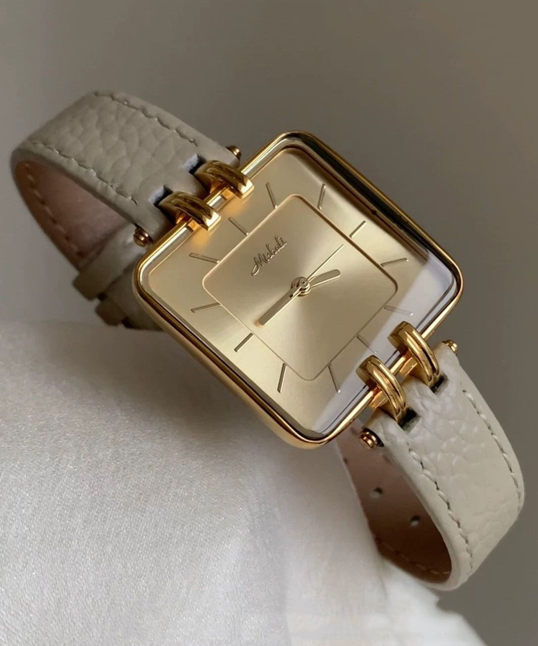 Montres mécaniques carrées en cuir beige faites à la main - Wavlynn
