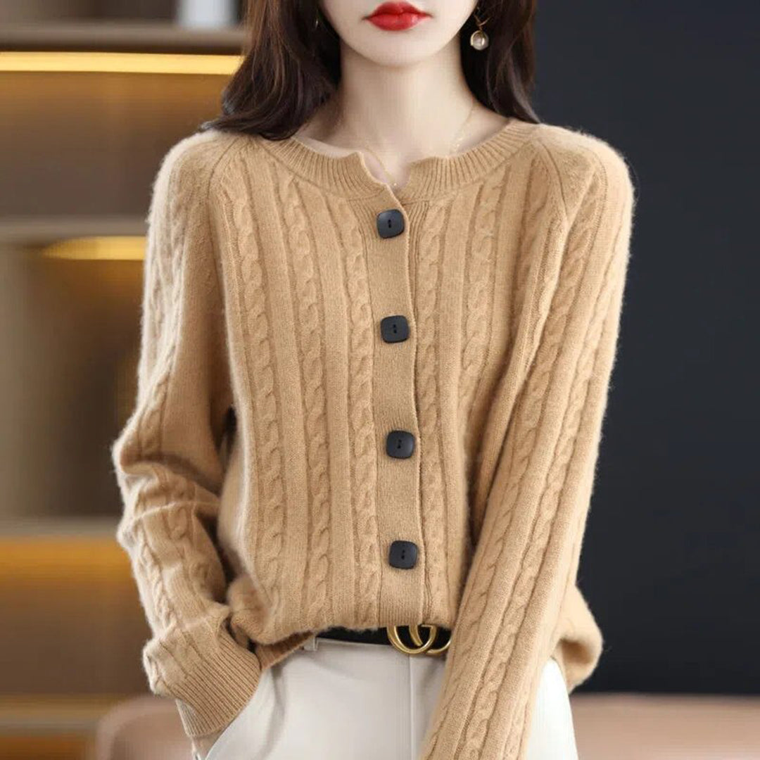 Women's relaxed fit cable knit cardigan with bold buttons, cozy winter warmth in classic style