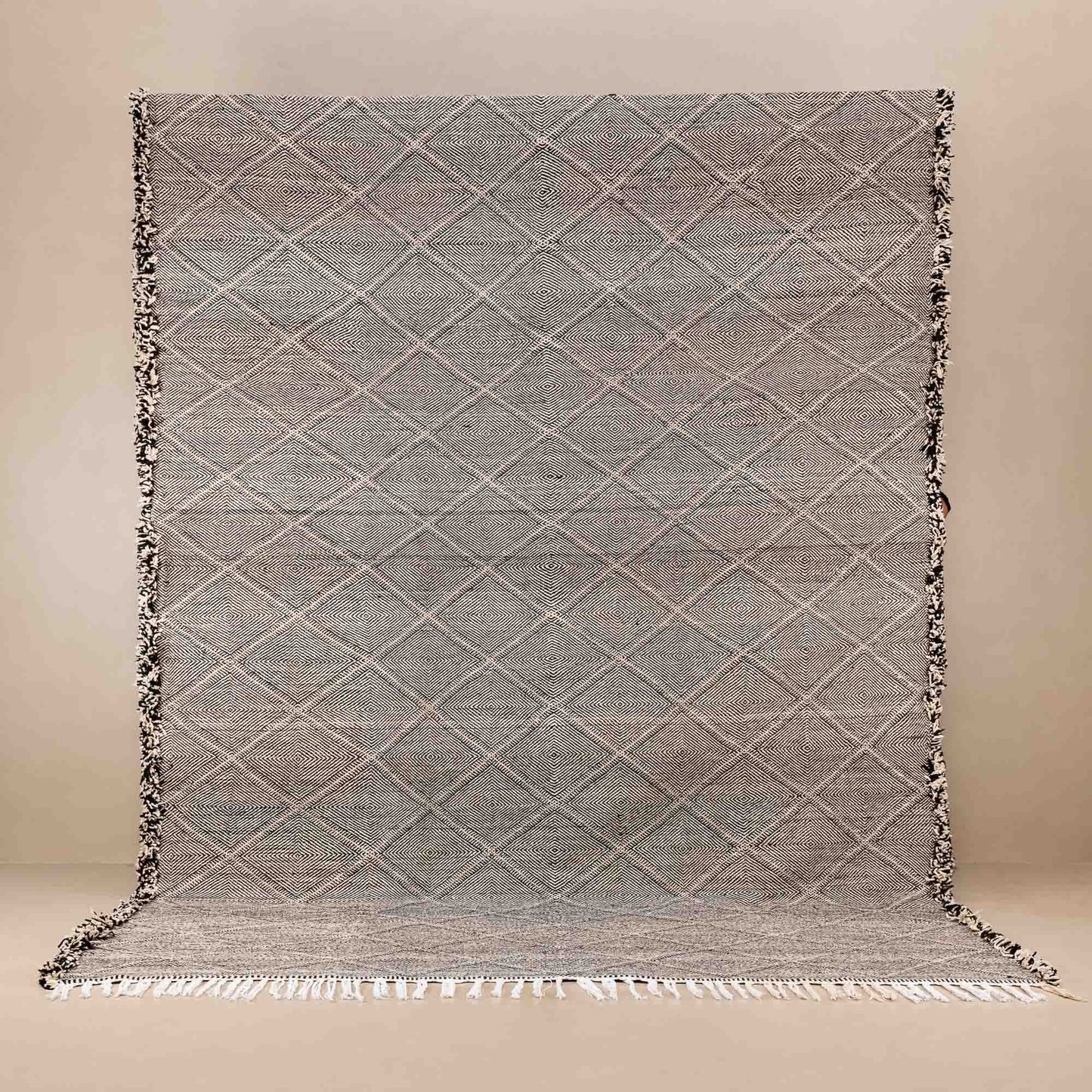 Jawida - taznakht kilim rug - Wavlynn
