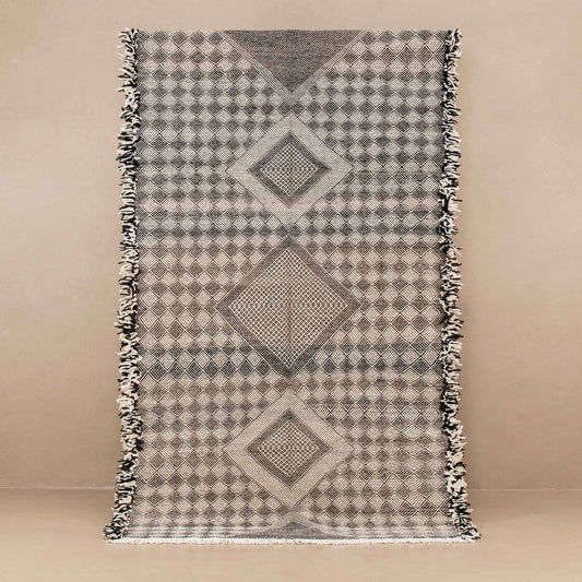 Tamghara - taznakht kilim rug - Wavlynn