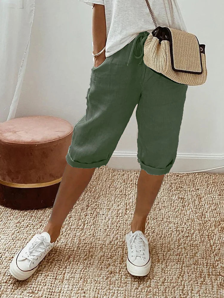 Greta lightweight summer pants in relaxed fit with knee-length cut and adjustable drawstring