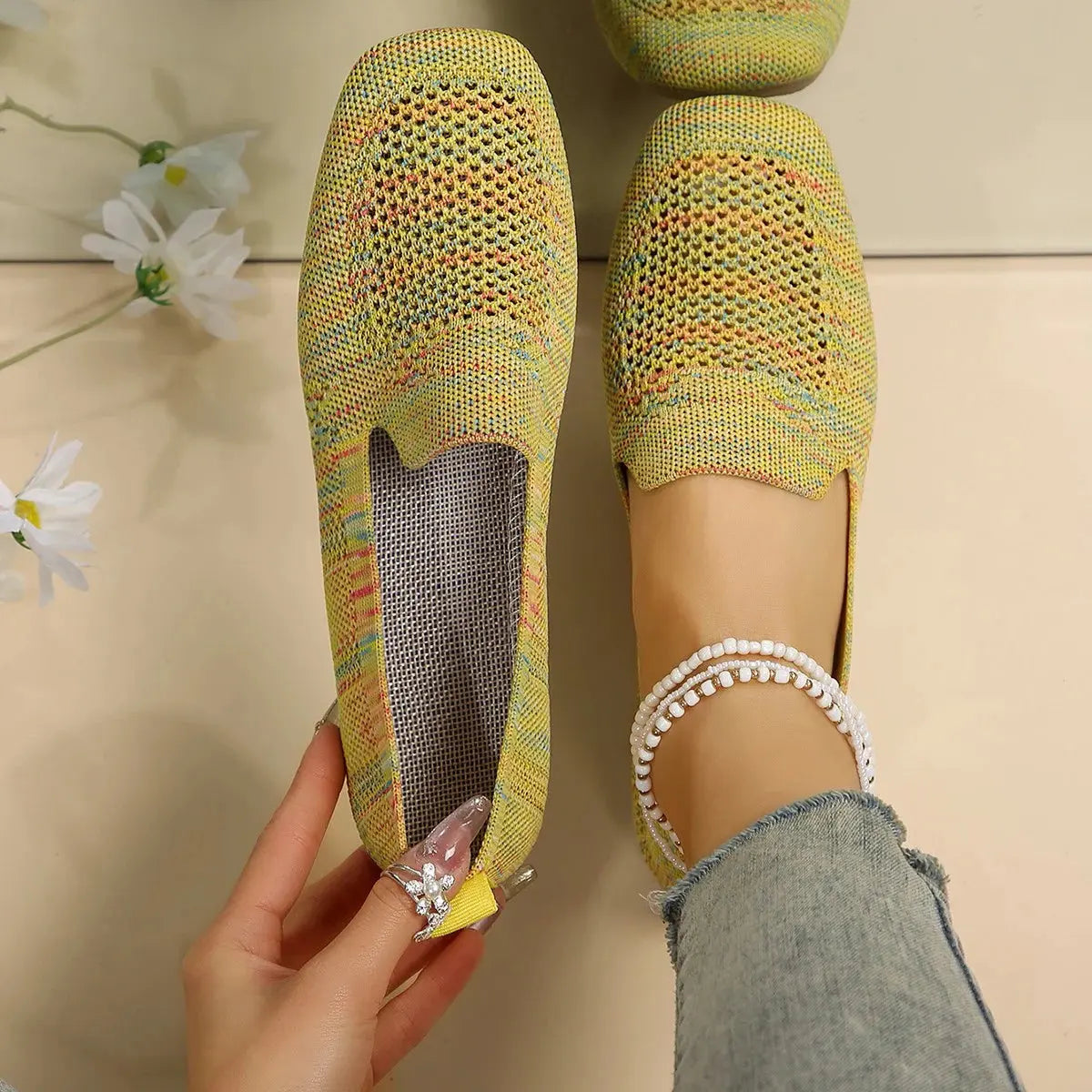 Women's white lightweight slip-on sneakers with vulcanized sole, casual everyday style
