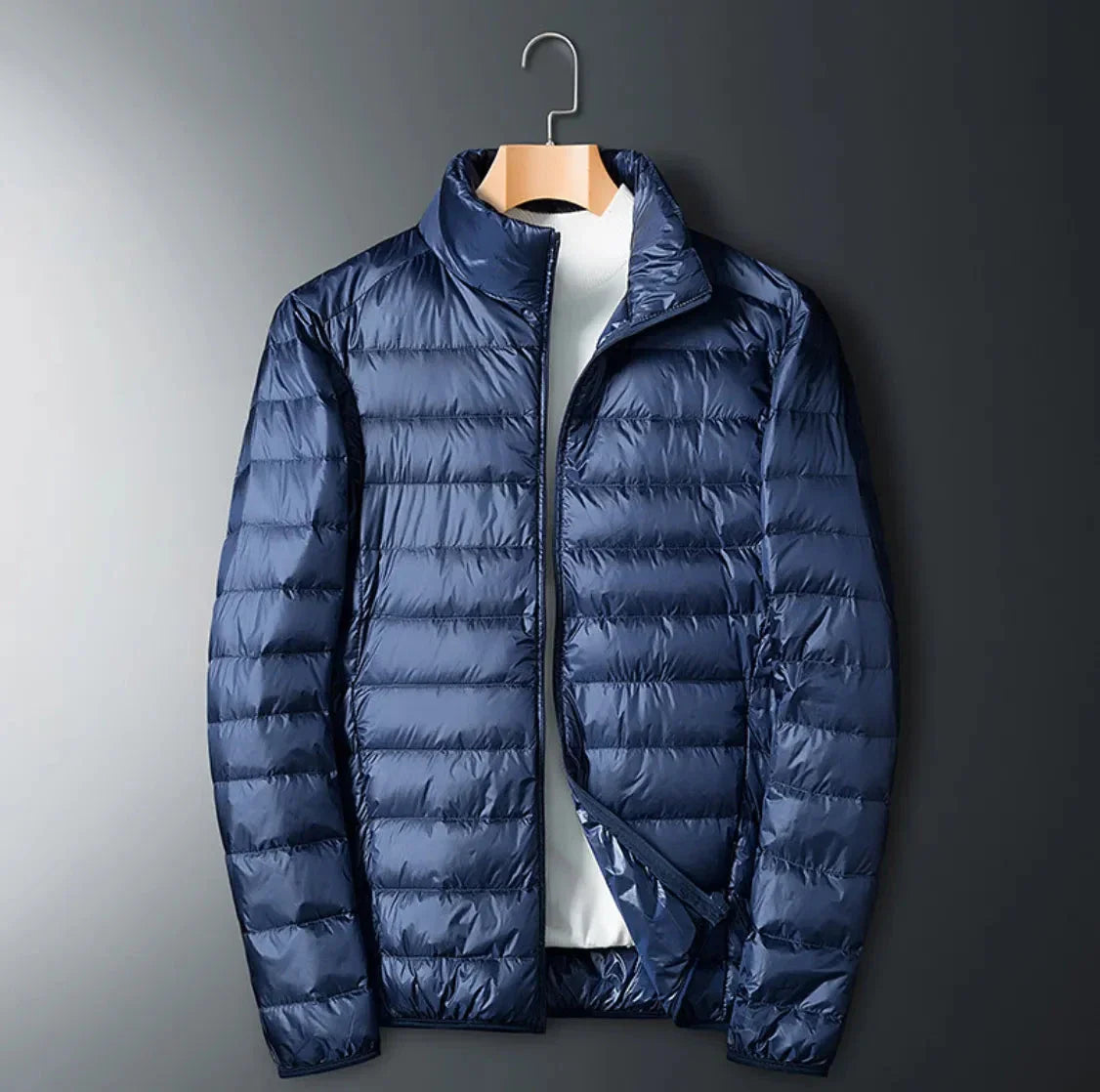 Men's lightweight puffer down jacket slim fit water-resistant shell zip closure cold-weather insulation