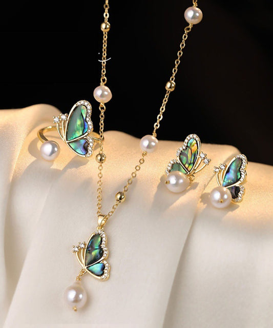 Ensemble trois pièces : collier pendentif papillon en zircon et perle sur cuivre doré, bagues et boucles d'oreilles pendantes - Wavlynn