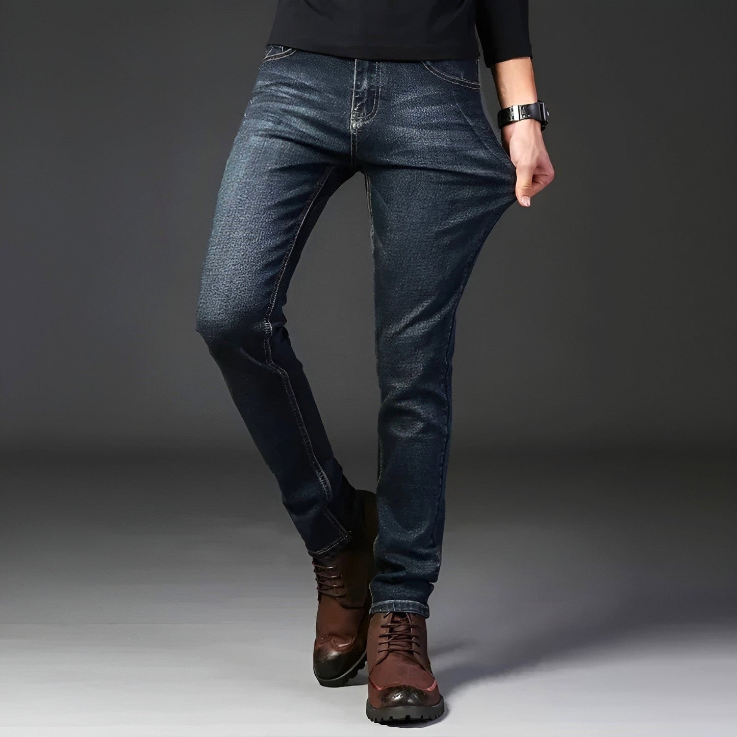 Stone wash slim fit stretch denim jeans with reinforced stitching and 5-pocket twill cotton design