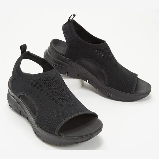 Women's Nell sandals in timeless design with cushioned sole for effortless everyday elegance