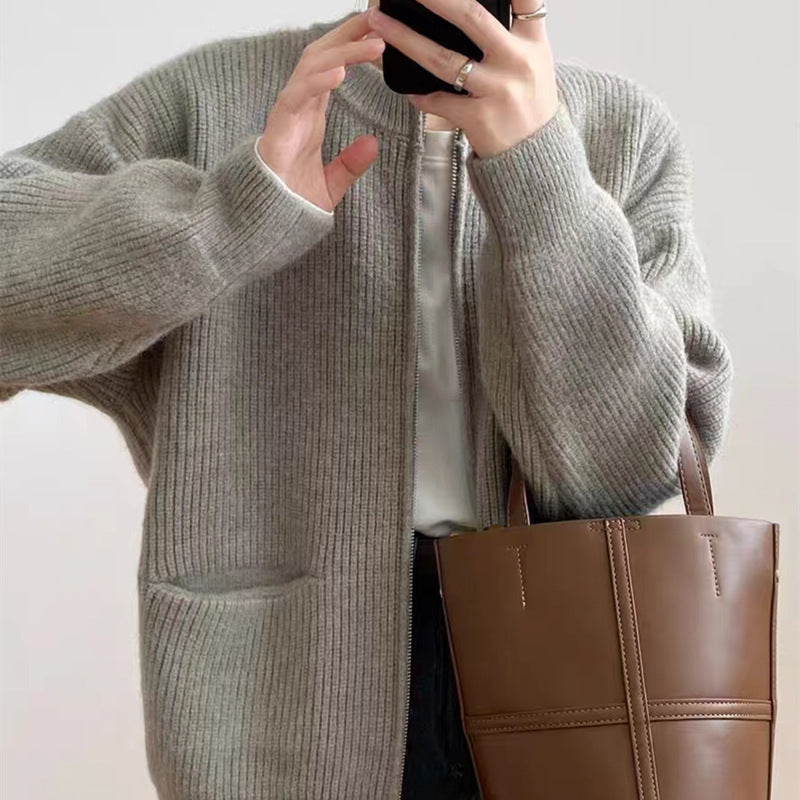 Women's oversized ribbed wool blend cardigan cozy fit with pockets and double zipper in neutral tone